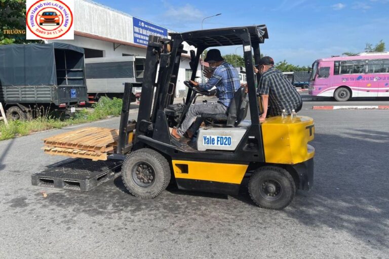 Giải pháp và ý nghĩa của trung tâm dạy nghề và sát hạch lái xe nâng chất lượng tốt